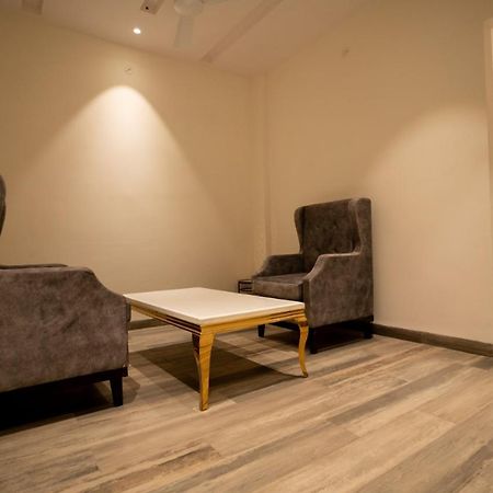 Hotel Smily Ludhiana Buitenkant foto