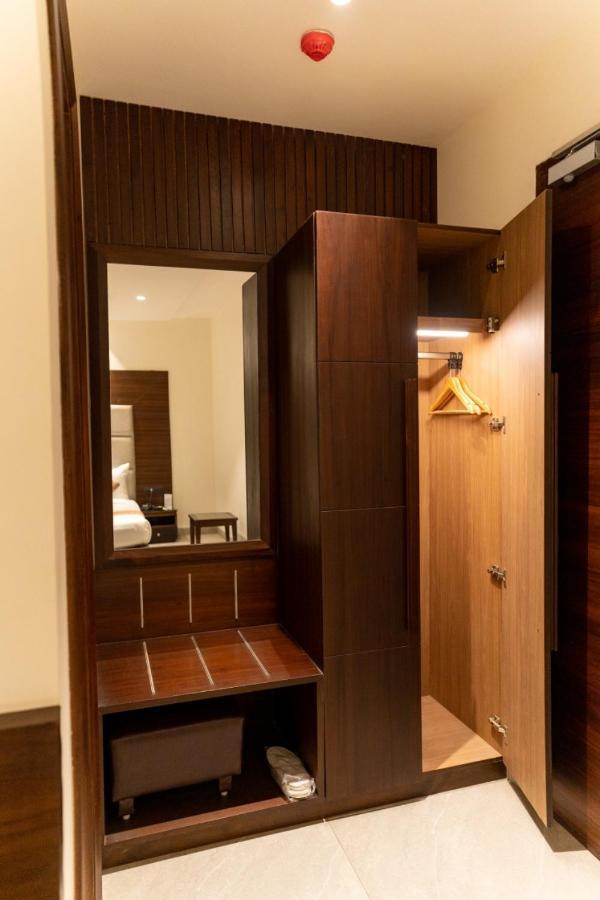 Hotel Smily Ludhiana Buitenkant foto