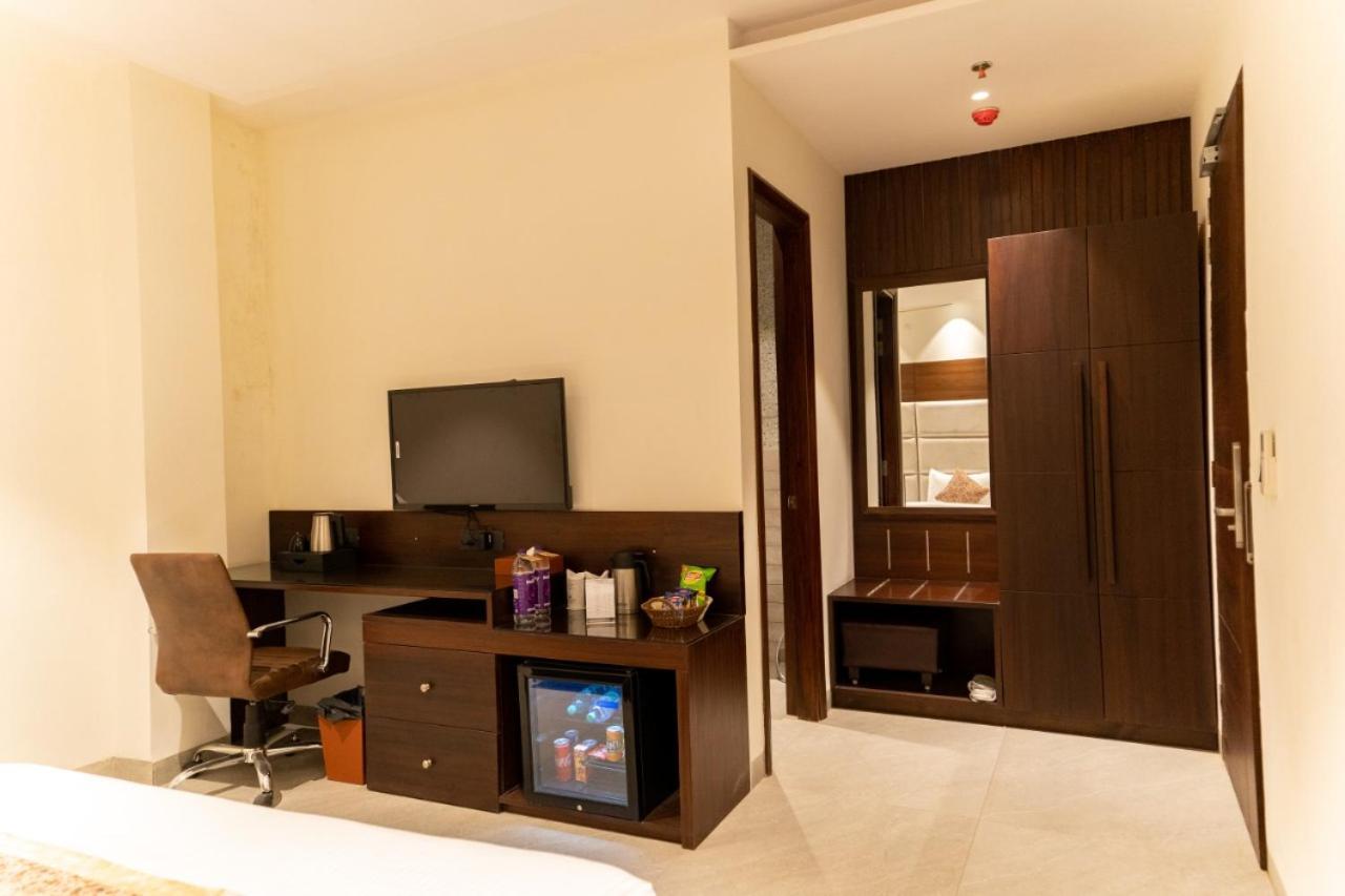 Hotel Smily Ludhiana Buitenkant foto