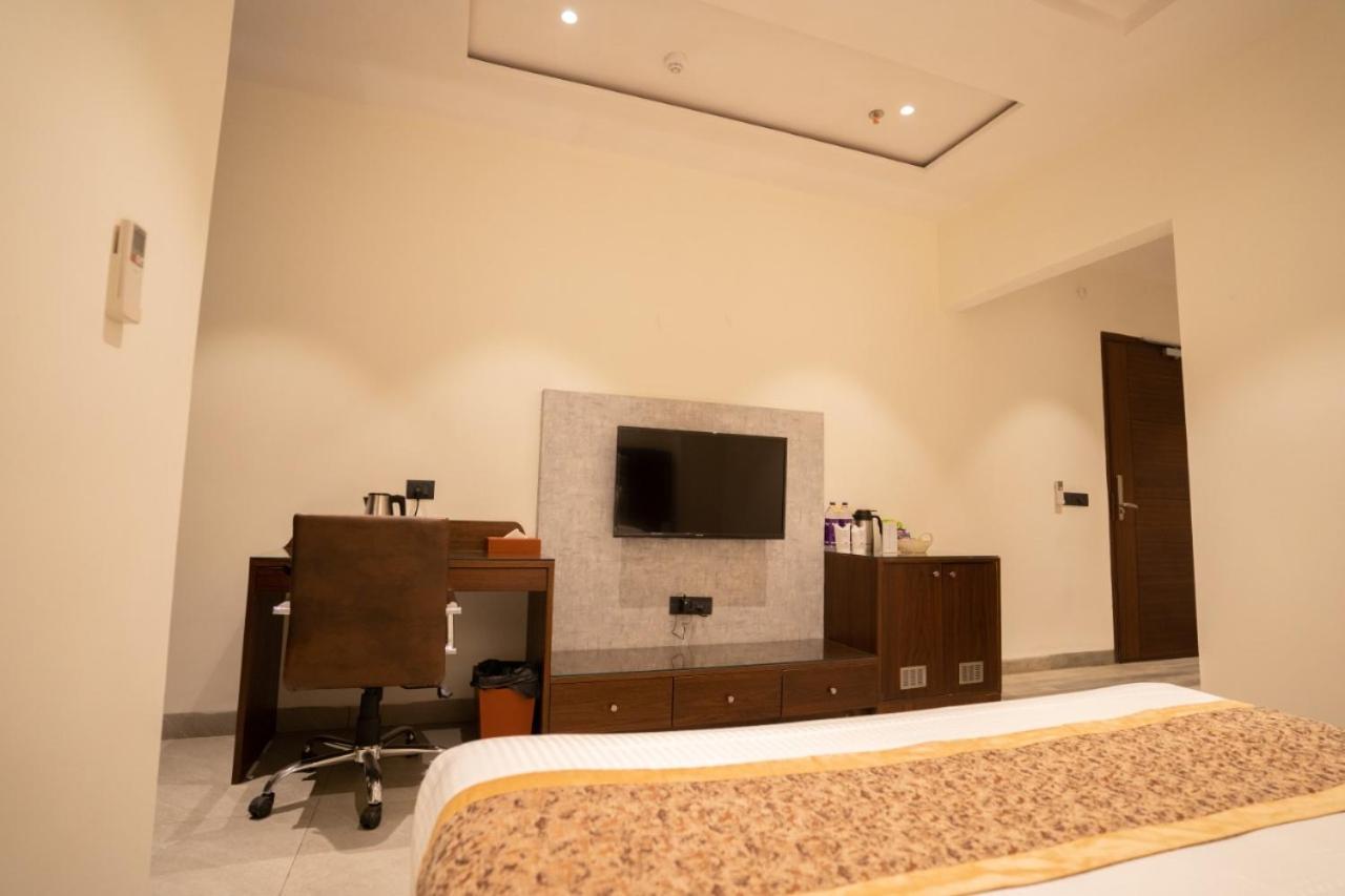 Hotel Smily Ludhiana Buitenkant foto