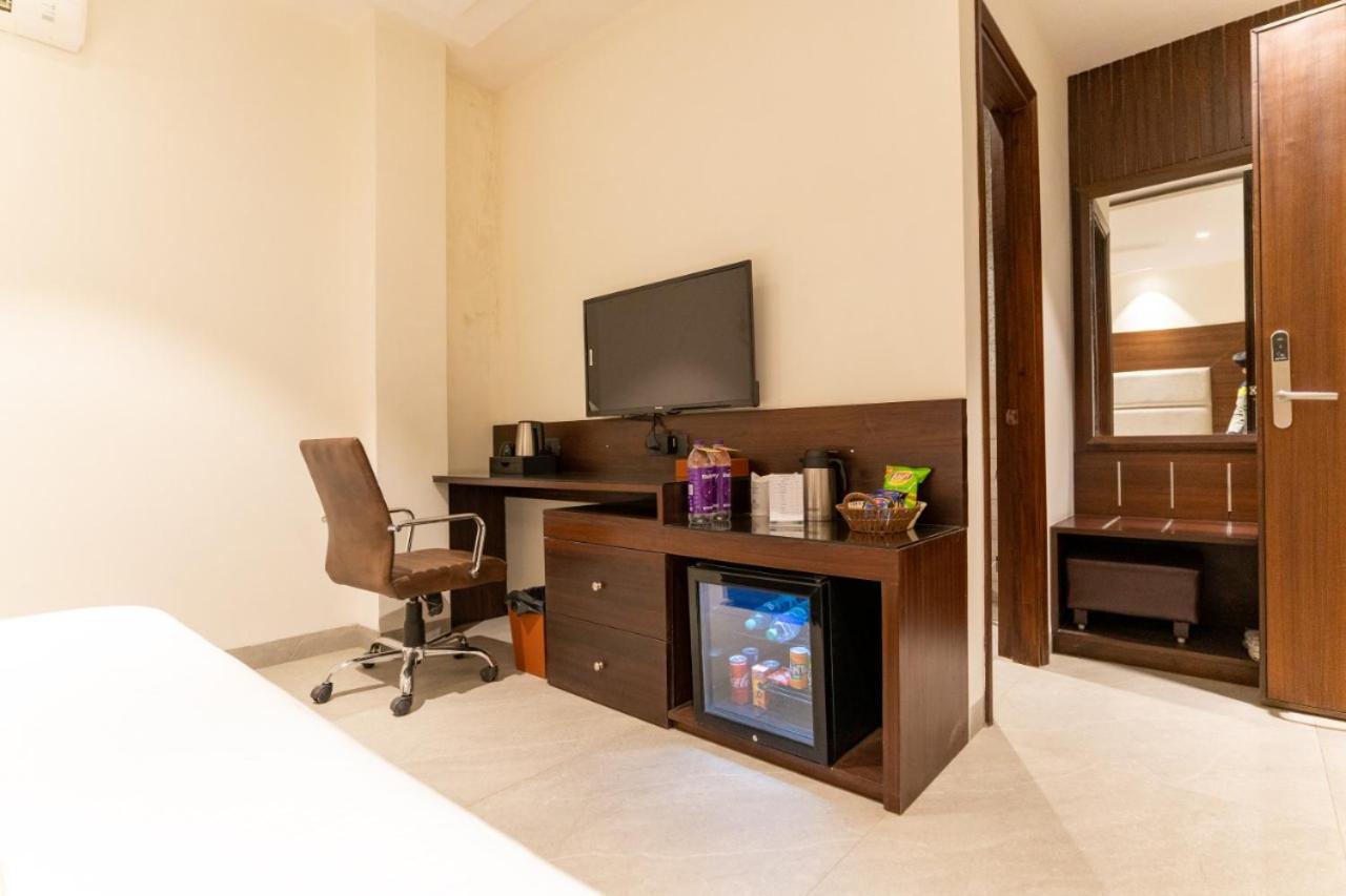 Hotel Smily Ludhiana Buitenkant foto