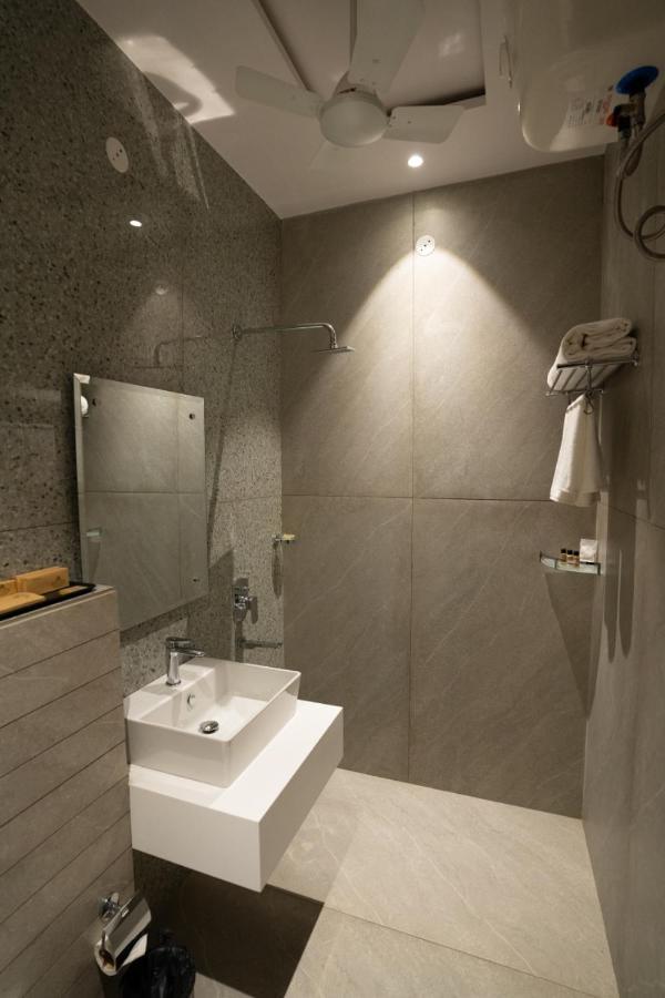 Hotel Smily Ludhiana Buitenkant foto