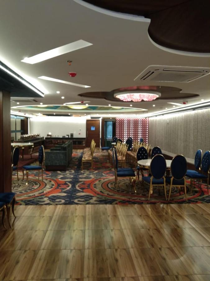 Hotel Smily Ludhiana Buitenkant foto