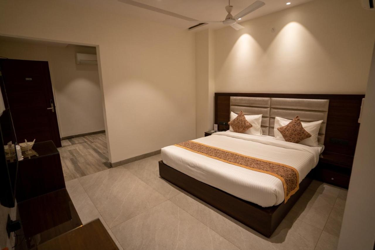 Hotel Smily Ludhiana Buitenkant foto