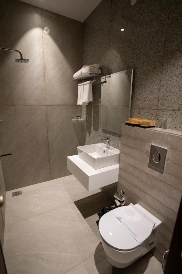 Hotel Smily Ludhiana Buitenkant foto