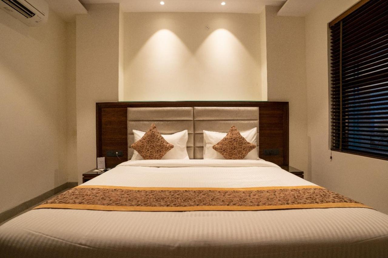 Hotel Smily Ludhiana Buitenkant foto